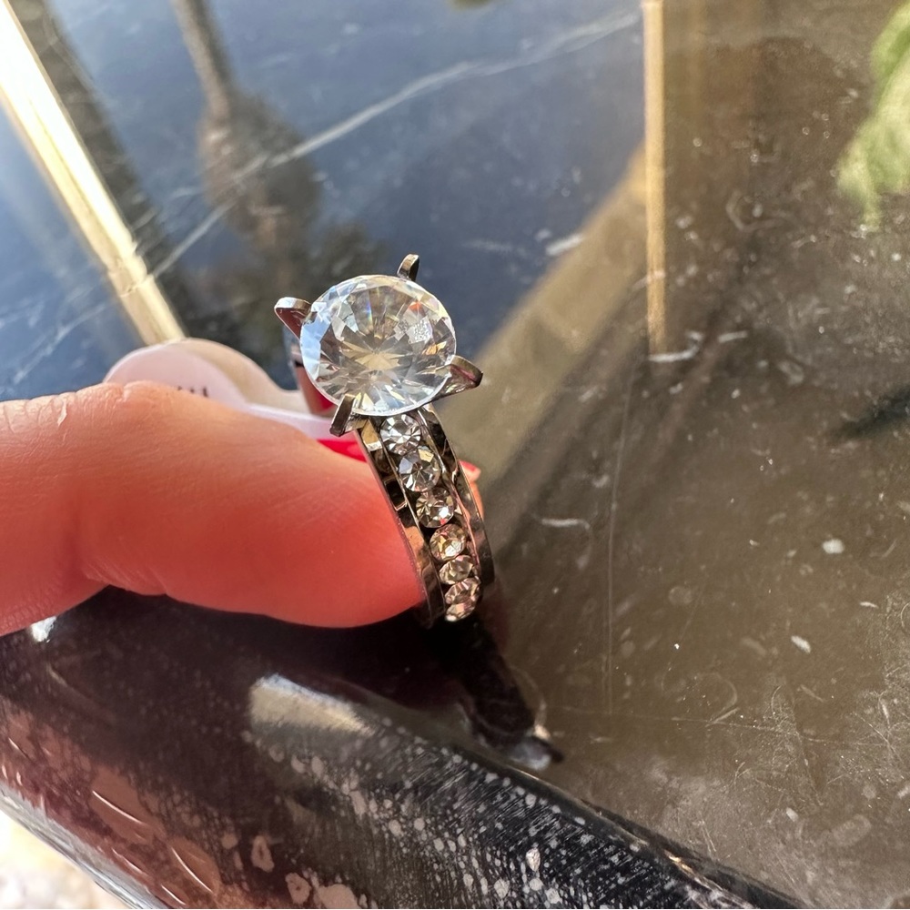 CRYSTAL ♡ Luxury Stainless Steel Ring GIFT size 9 - Picture 5 of 10